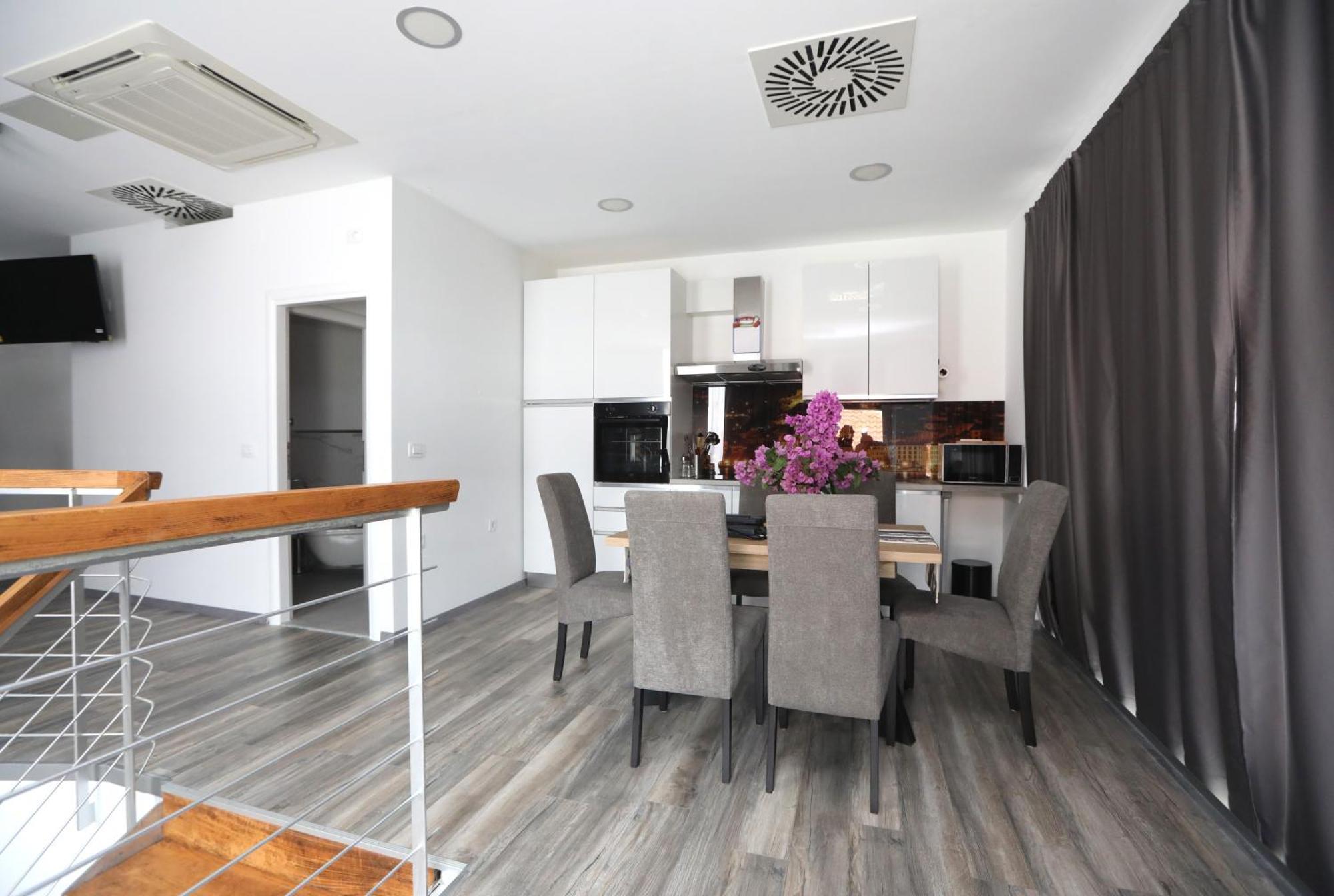 D R Apartments Sibenik Bagian luar foto