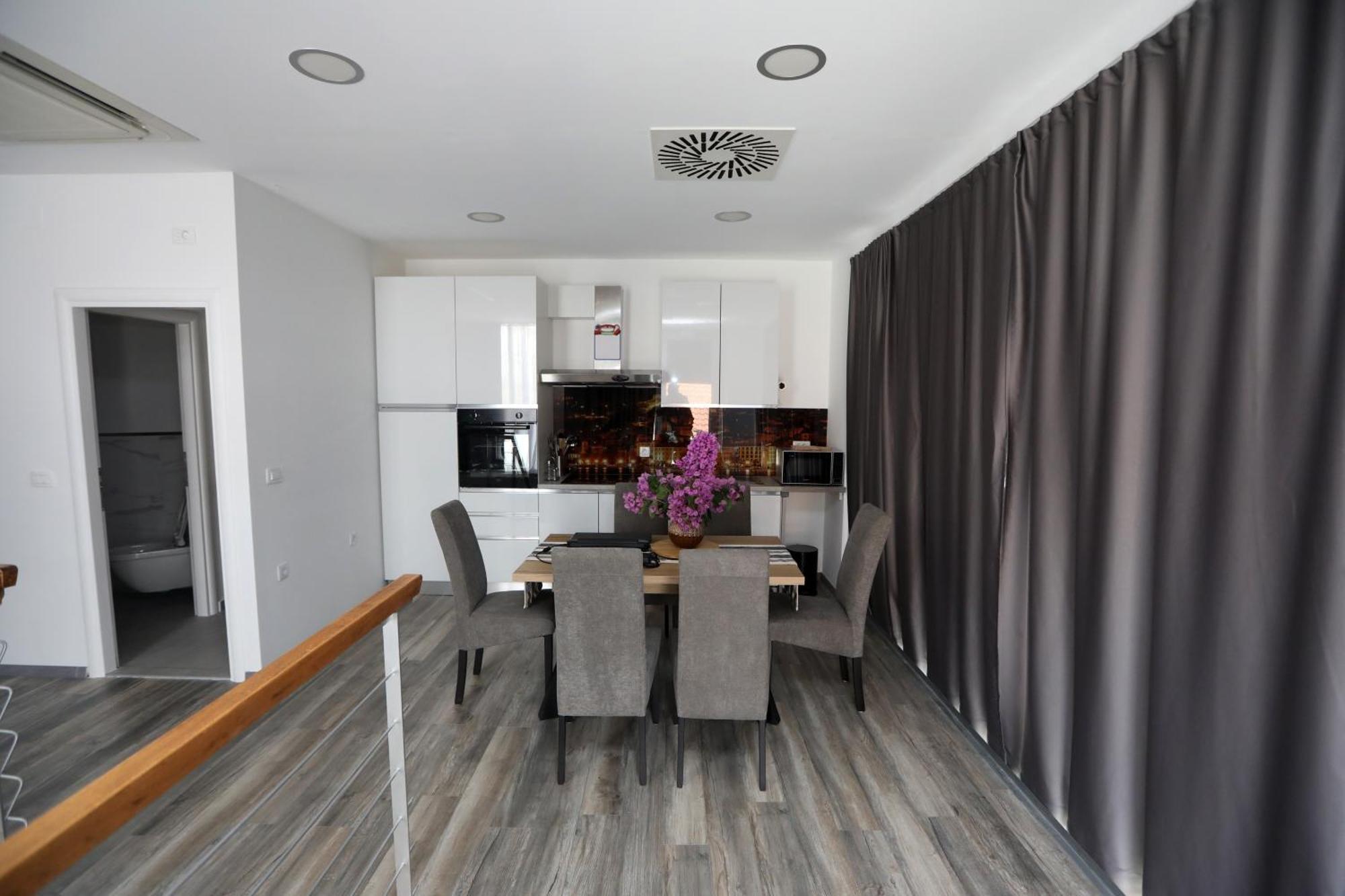 D R Apartments Sibenik Bagian luar foto