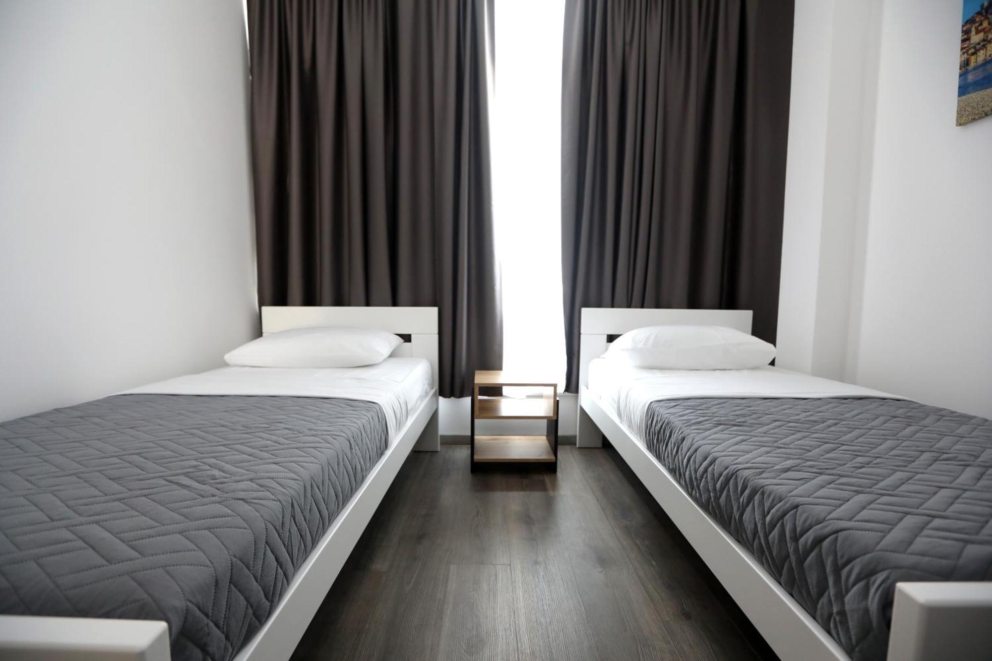 D R Apartments Sibenik Bagian luar foto