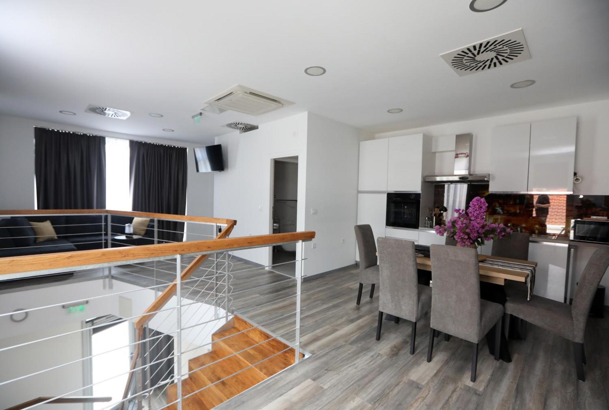 D R Apartments Sibenik Bagian luar foto
