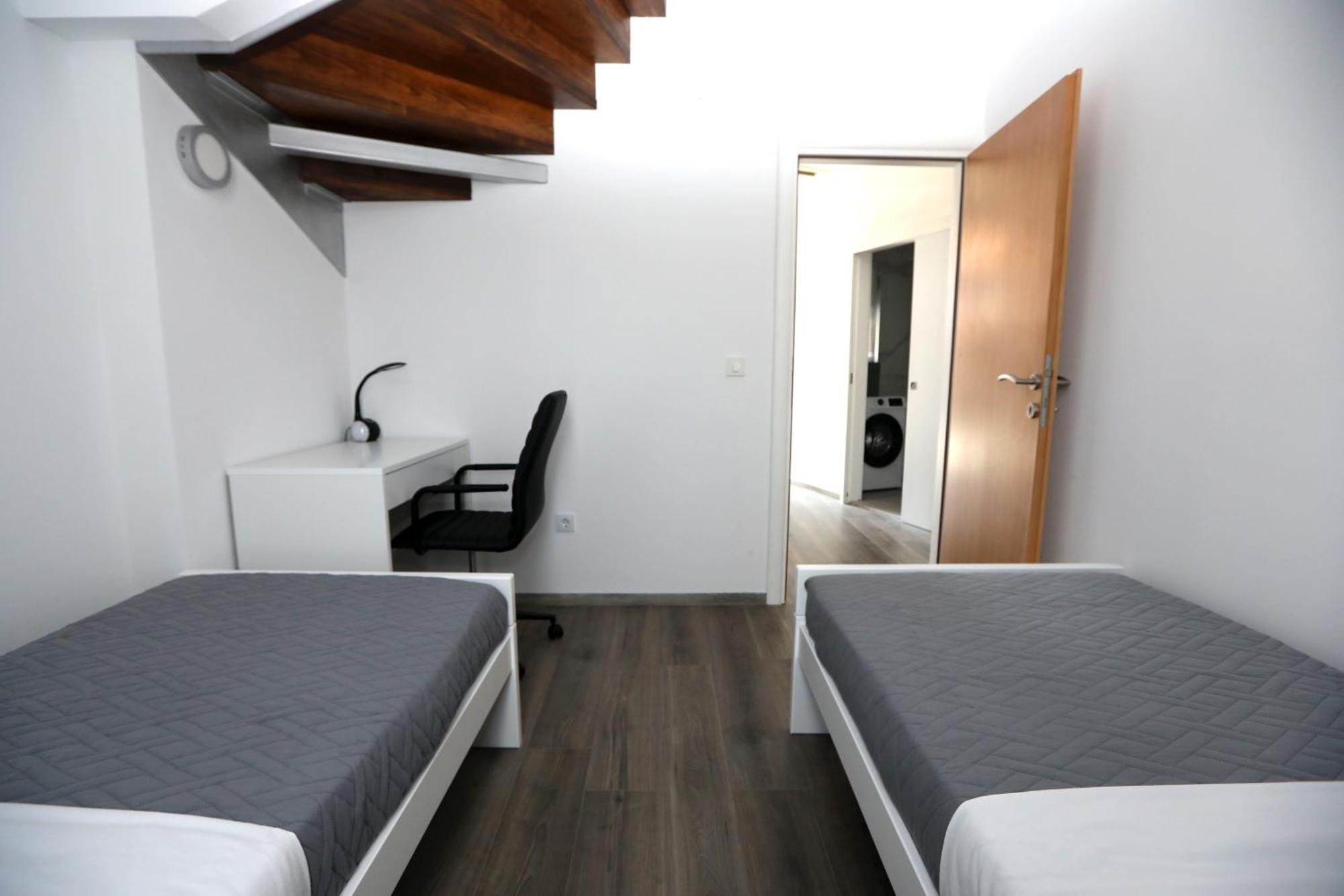 D R Apartments Sibenik Bagian luar foto