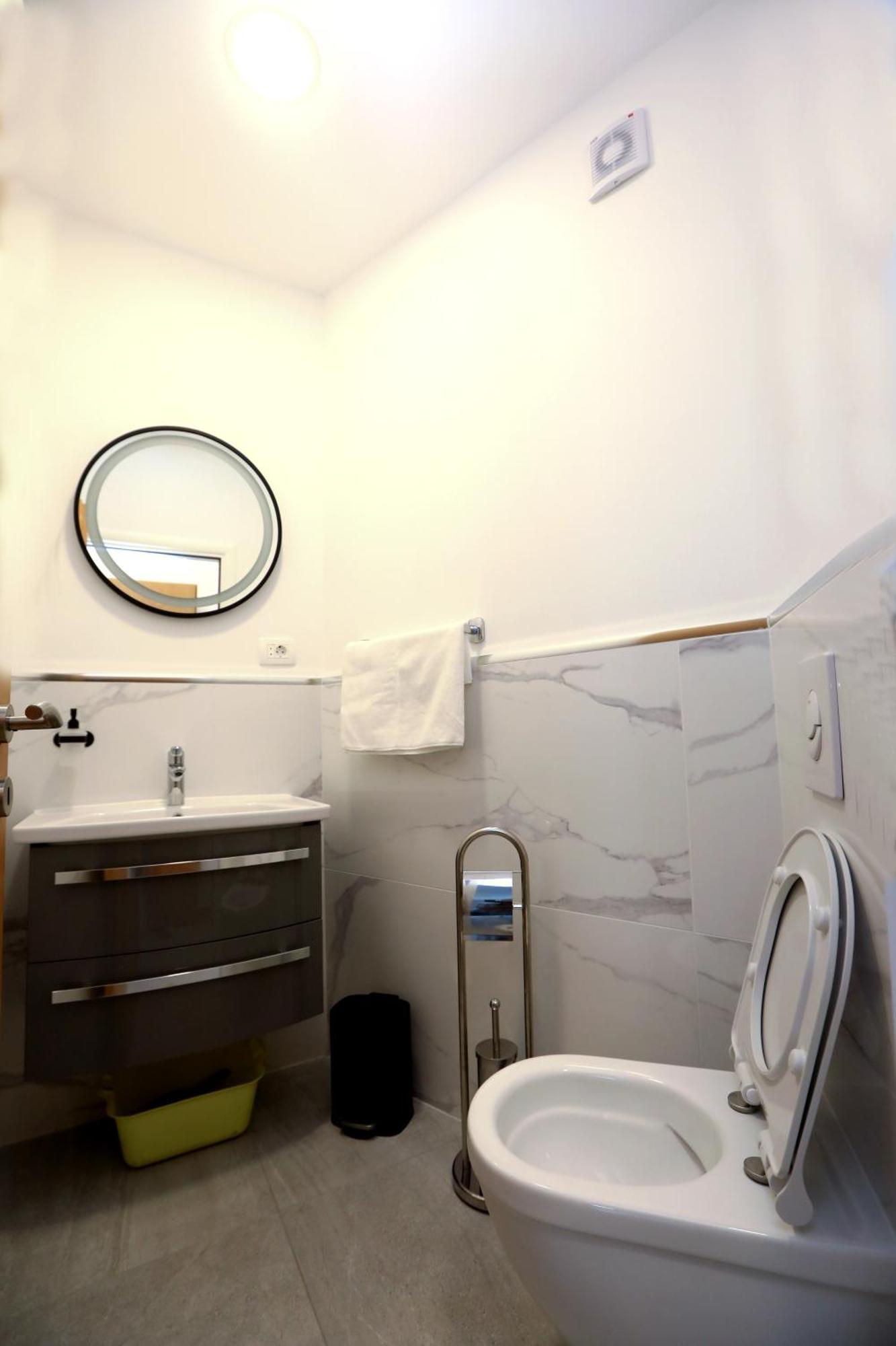 D R Apartments Sibenik Bagian luar foto